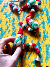 Load image into Gallery viewer, GARLAND - Vertical Snowman W Bell