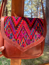 Load image into Gallery viewer, LEATHER PURSE - Chichi Teardrop Purse