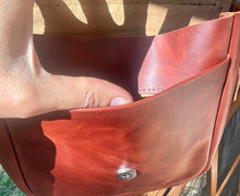 Load image into Gallery viewer, LEATHER PURSE - Chichi Teardrop Purse