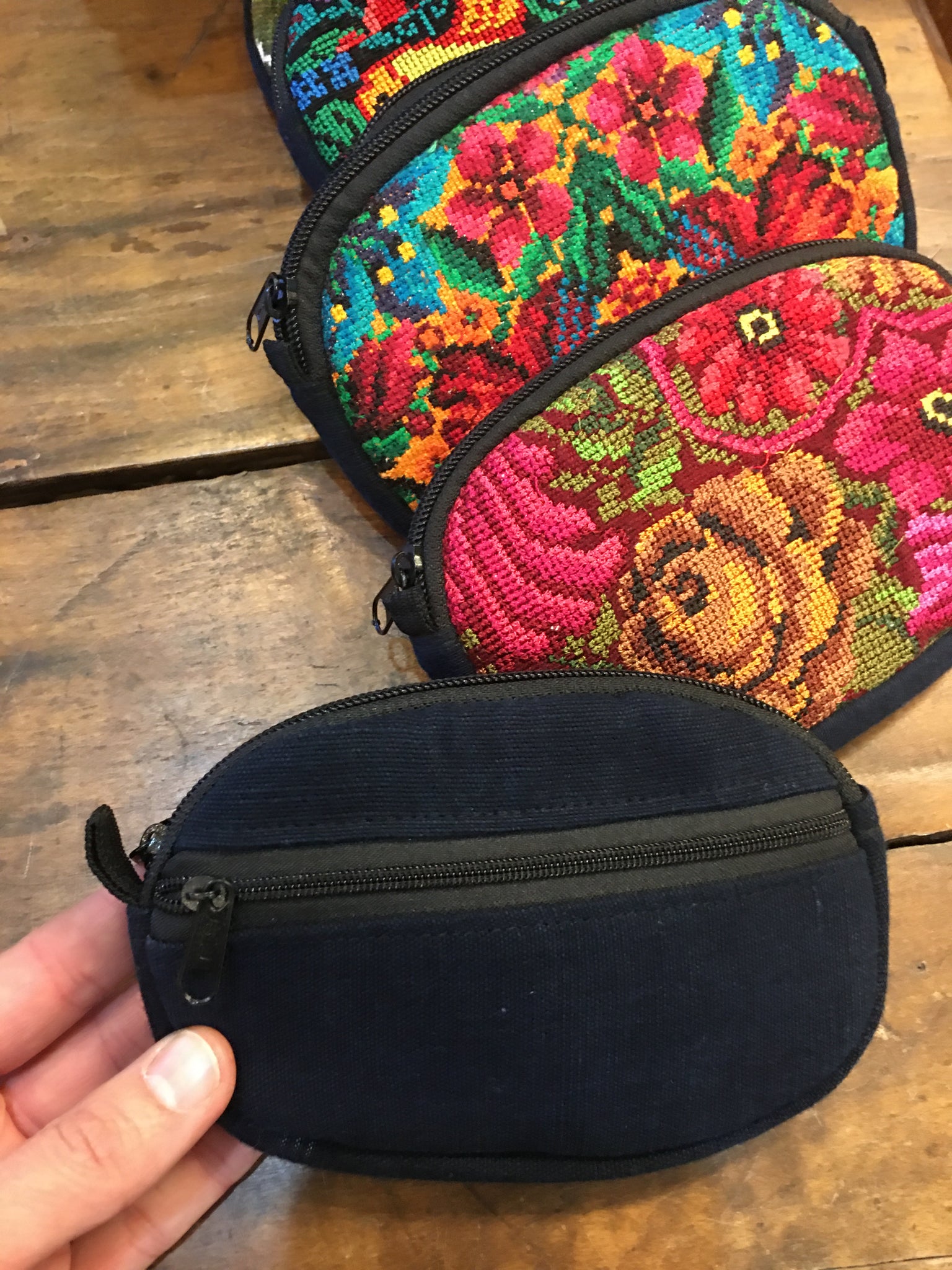 Guatemalan handcrafted needlepoint purses with zipper and exterior zip –  Del Sol/Off Fourth