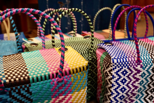 HANDBAG - Handwoven Plastic Handbag/Lonchera Medium