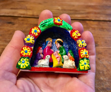 Load image into Gallery viewer, NATIVITY - Ceramic Nativity  Peru - Small